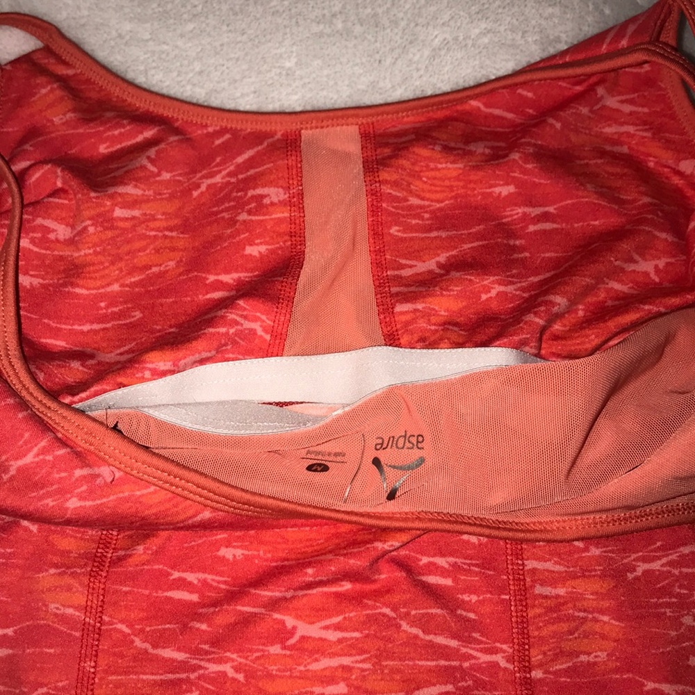 Workout top - Picture 3 of 4